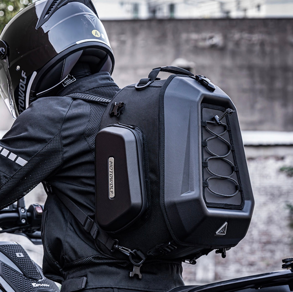 Motowolf MB17 Motorcycle Tail Bag – 23–35L Expandable